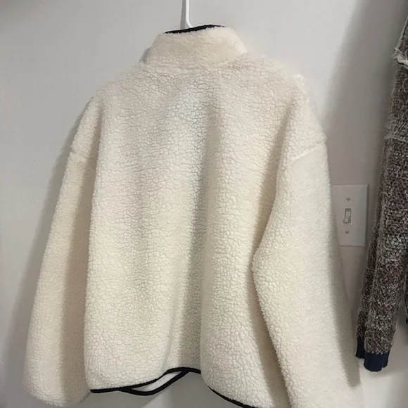 H&M Cream Teddy Jacket with Black Accents - Picture 4 of 4